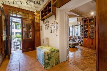 SPACIOUS APARTMENT IN HISTORICAL VILLA
